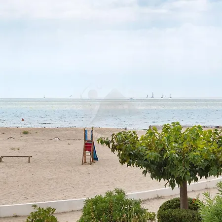 As17378 - P4 Dans Sur La Avec Vue Et Piscine * Le Grau-du-Roi